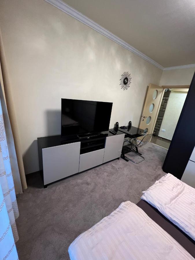 Parizsi Udvar Premium Apartman Lägenhet Debrecen Exteriör bild