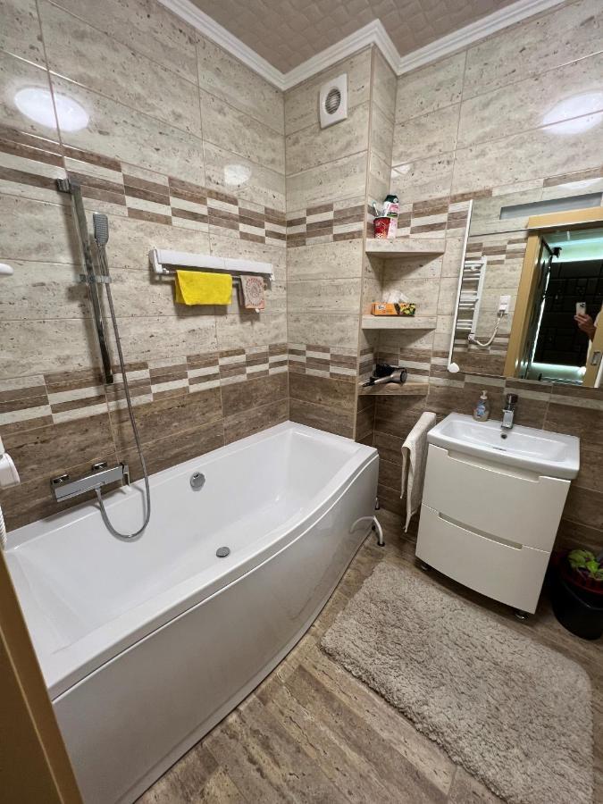 Parizsi Udvar Premium Apartman Lägenhet Debrecen Exteriör bild