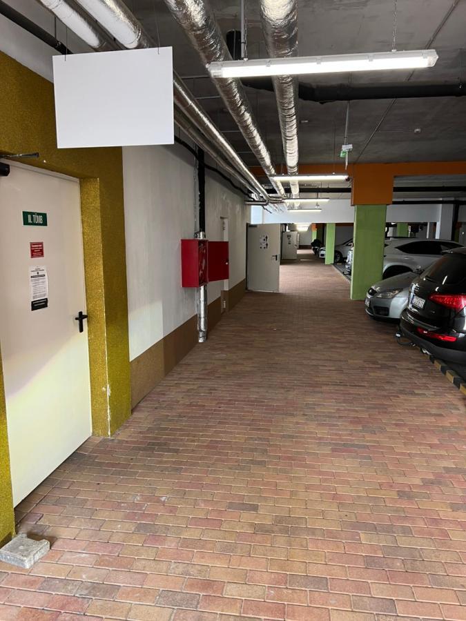 Parizsi Udvar Premium Apartman Lägenhet Debrecen Exteriör bild